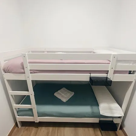 Con Terraza En El Centro De Apartment